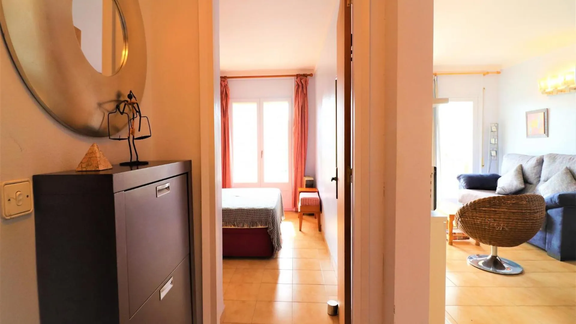 Apartment With View Roses