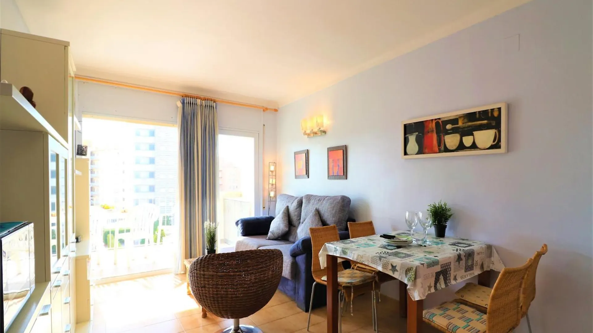 Apartment With View Roses