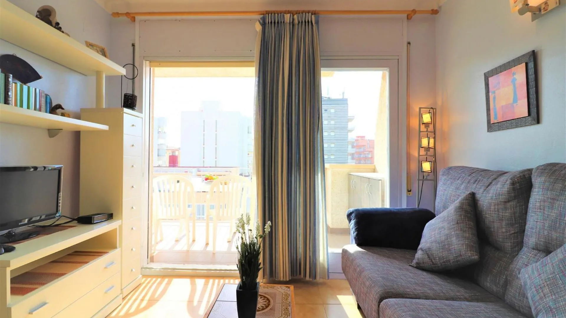 Apartment With View Roses Spain